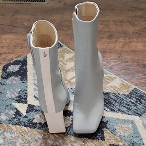 Anika Women's Gray and White Heeled Boots